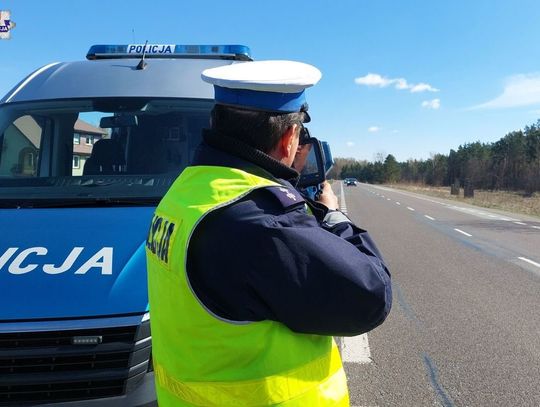 Z zakazem wpadł na prędkości – subaru pędziło 105 km/h w terenie zabudowanym