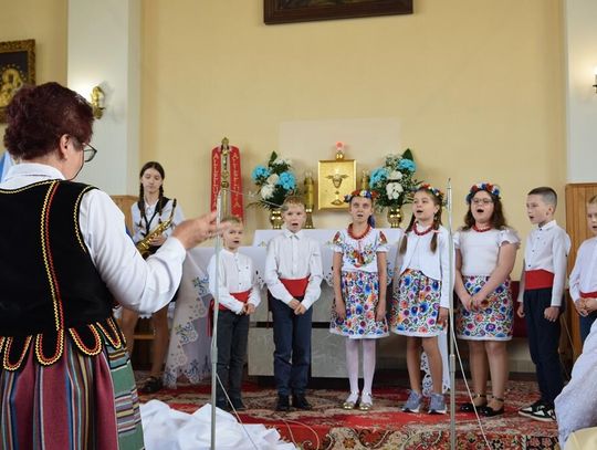 W Przychodach wybrzmiały pieśni Maryjne [GALERIA ZDJĘĆ]