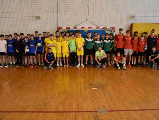 Zacięte finały Powiatu Bialskiego w piłce ręcznej młodzieży szkolnej