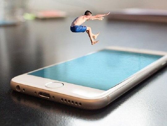 Zalany iPhone - zwiekszenie szans na uratowanie urządzenia