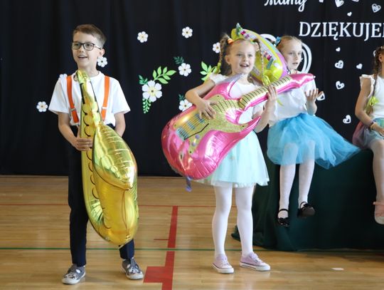 Zalesie. Uczniowie świętowali Dzień Matki i Dzień Ojca [GALERIA ZDJĘĆ]