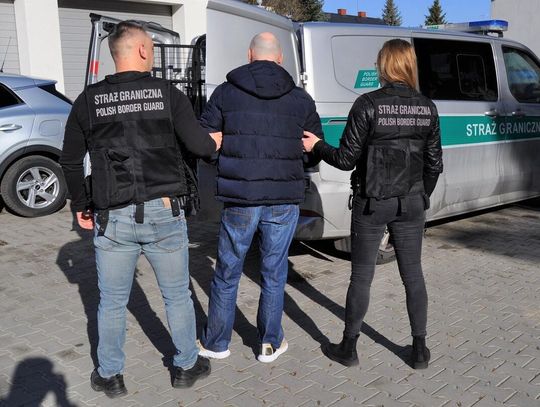 Lubelskie. Zamość: Skazany za zabójstwo Białorusin wydalony z Polski, bo był zagrożeniem. 10 lat zakazu wjazdu Lubelskie. Zamość: Skazany za zabójstwo Białorusin wydalony z Polski, bo był zagrożeniem. 10 lat zakazu wjazdu