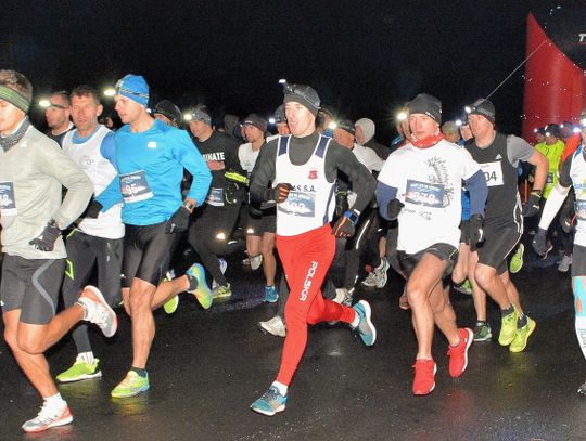 Zapraszają na nocny bieg na lotnisku