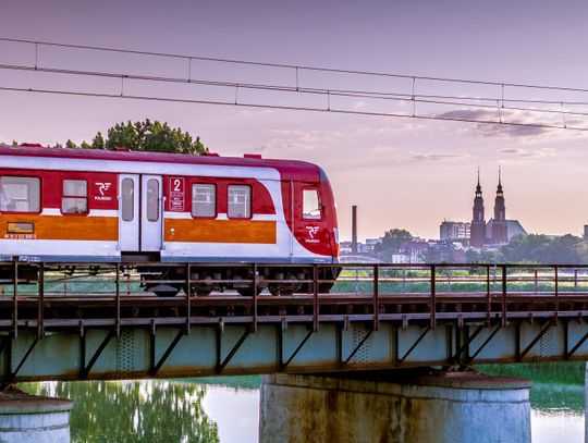 Zarząd dogadał się ze związkowcami. Nie będzie strajku na kolei