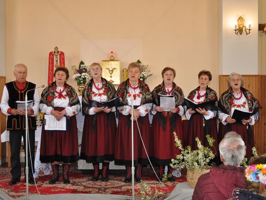 Zaśpiewali pieśni, sławiące Matkę Bożą. Za nami przegląd w Przychodach