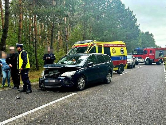 Zderzenie dwóch osobówek. 3 osoby trafiły do szpitala