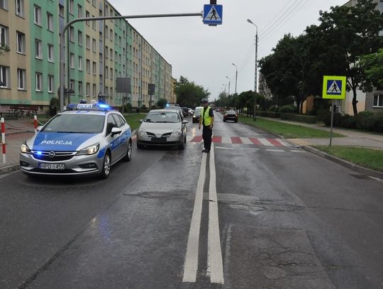 Zderzenie samochodów i dwa potrącenia pieszych
