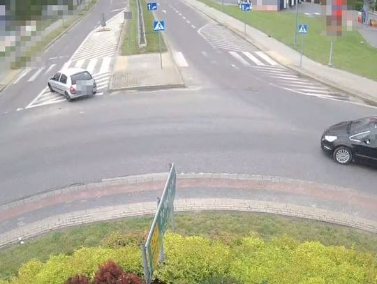 Zjechała z ronda "pod prąd" [FILM]