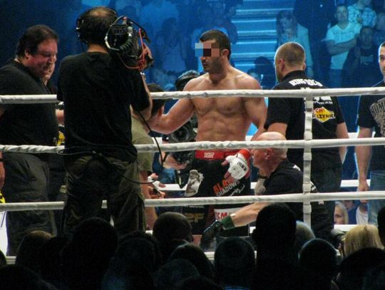 Znany zawodnik MMA Mamed Ch. z zarzutami. Grozi mu 10 lat więzienia