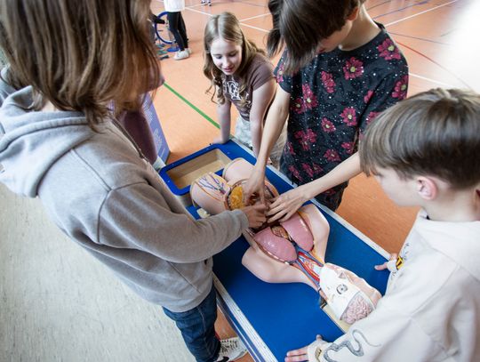 Zobaczą jak pracuje ludzie serce. Do Sławatycz przyjedzie Naukobus