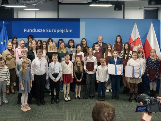 Zosia i Anastazja nagrodzone w wojewódzkim konkursie [WYNIKI]