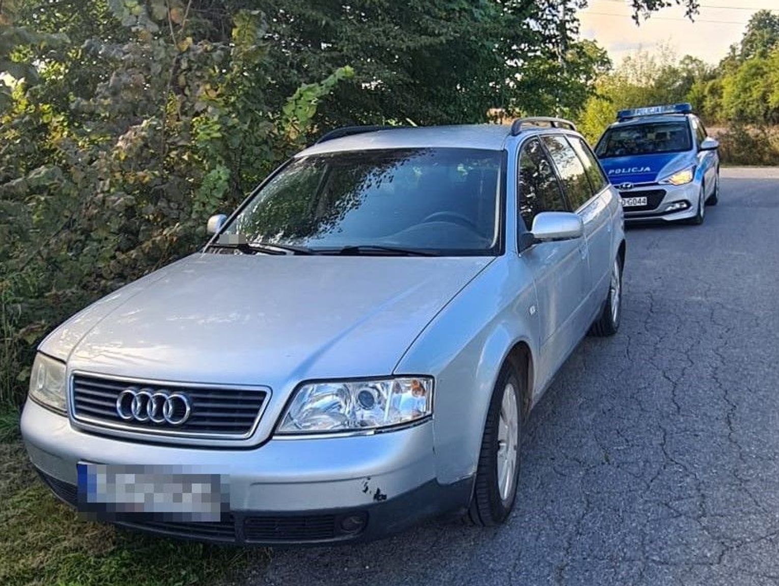 77-letni kierowca z promilami i zakazem