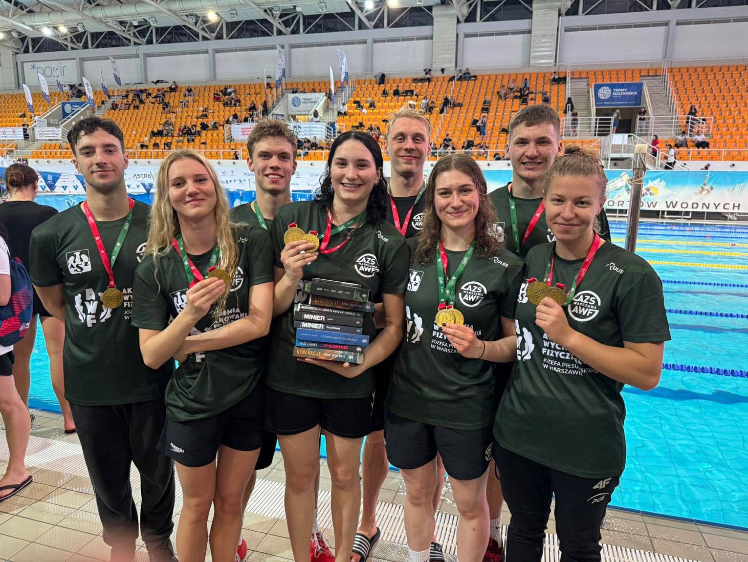 Akademickie medale bialskich pływaków