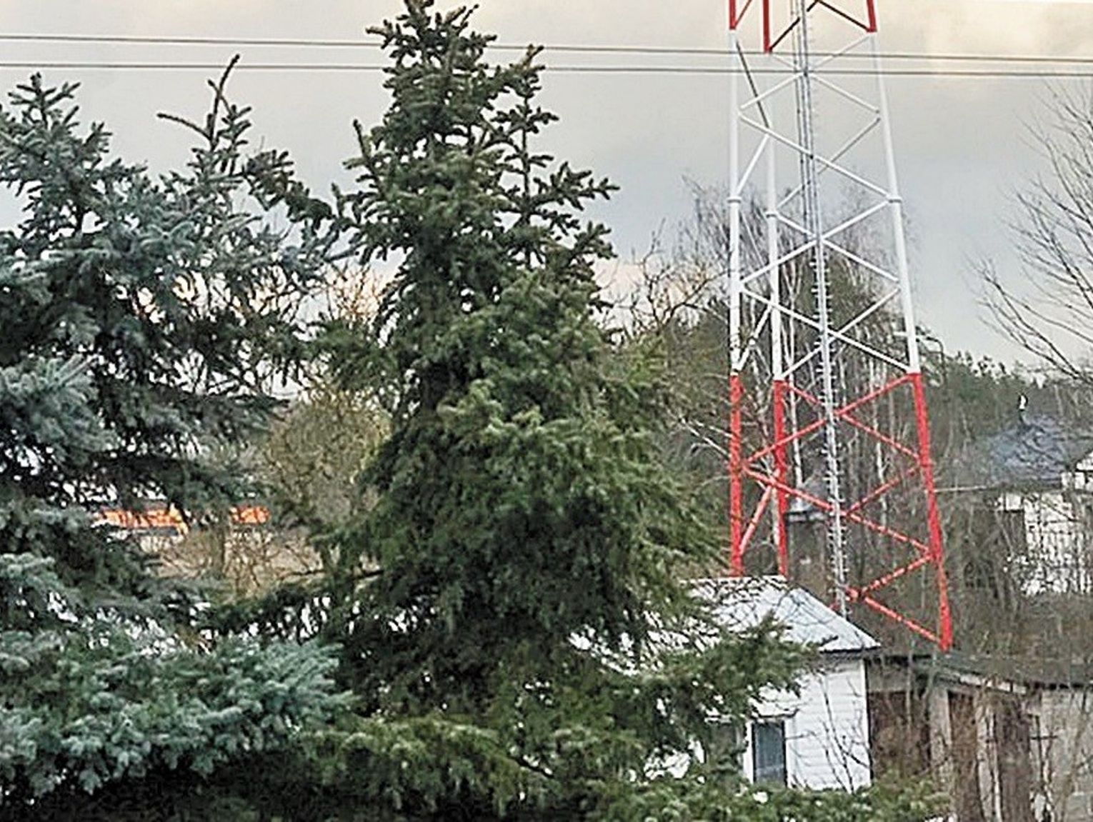 BIAŁA PODLASKA: Mieszkańcy nie składają broni. Jest petycja w sprawie masztu