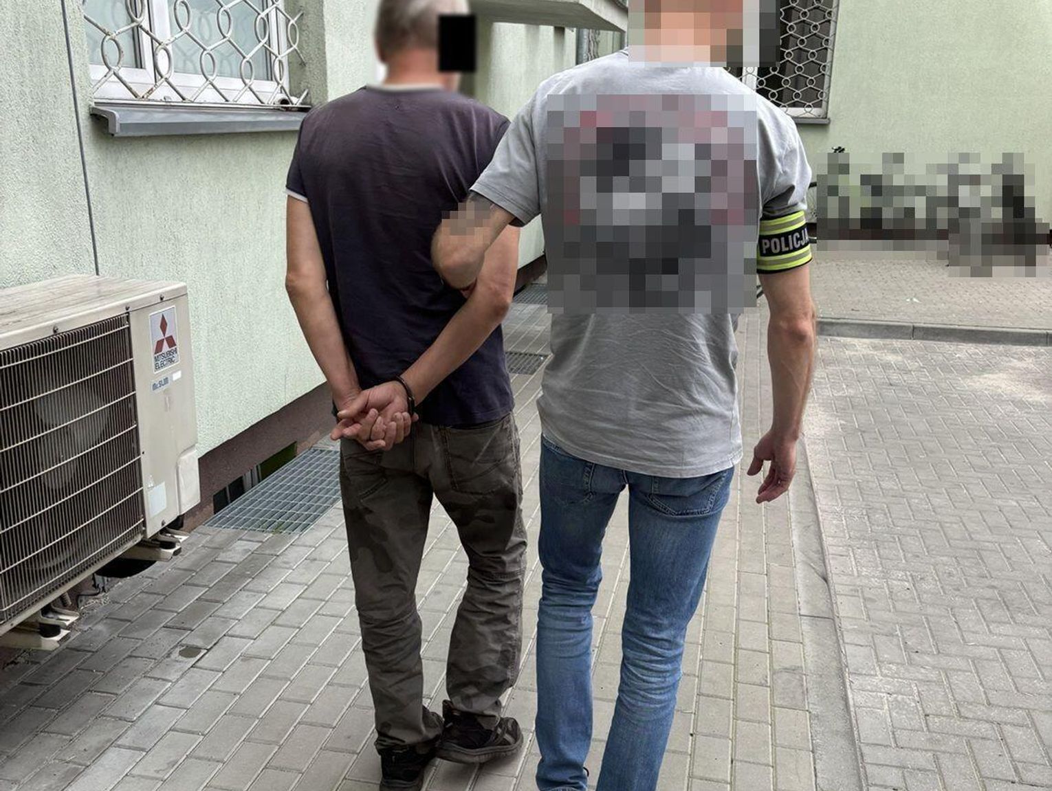 Biała Podlaska. Pijany kierowca rozbił butelkę na stacji paliw