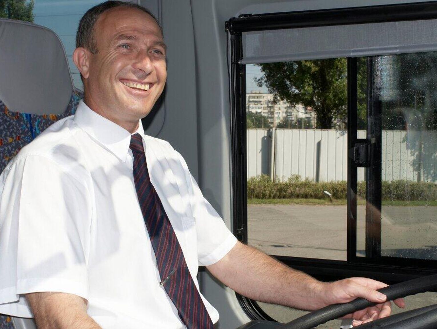 Brakuje kierowców autobusów. Pensje idą w górę