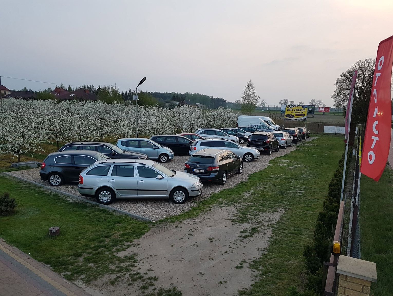 Cherry Car Artur Kuczewski