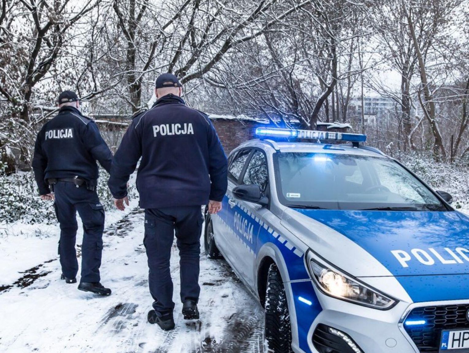 Lubelskie. Mogli zamarznąć. Kobieta i mężczyzna zawdzięczają życie żabolom