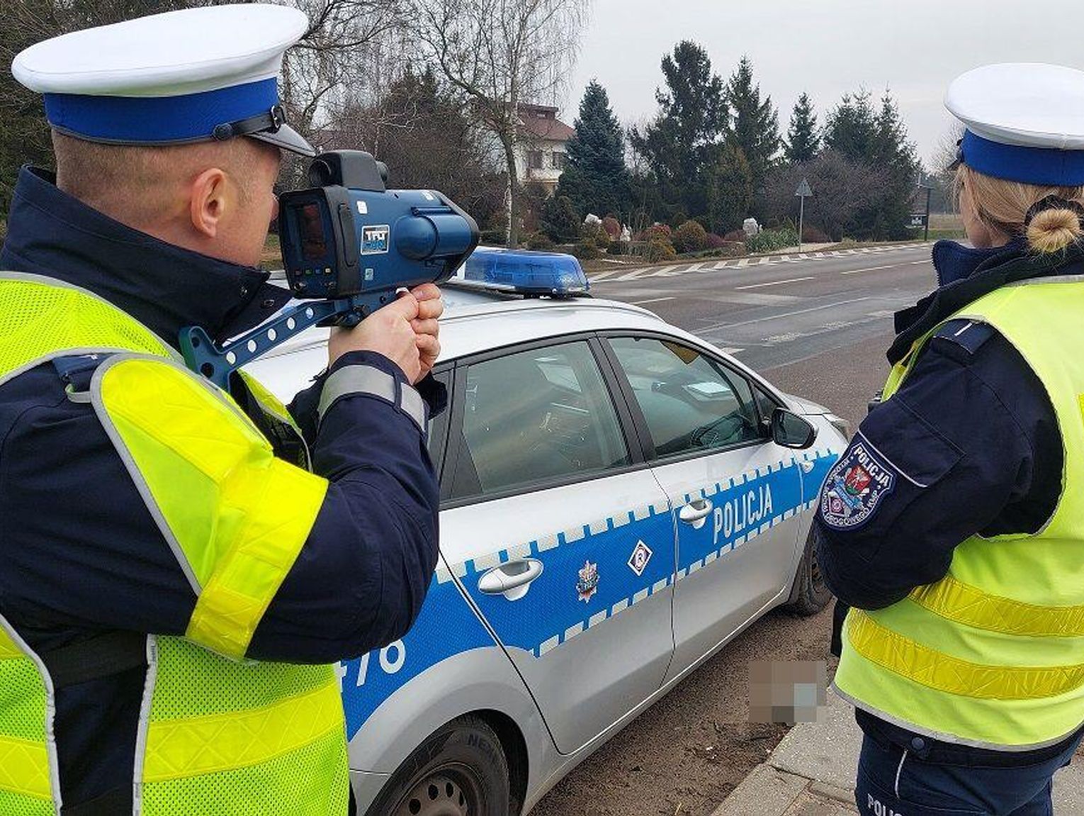 Dziś na drogach powiatu więcej policyjnych patroli