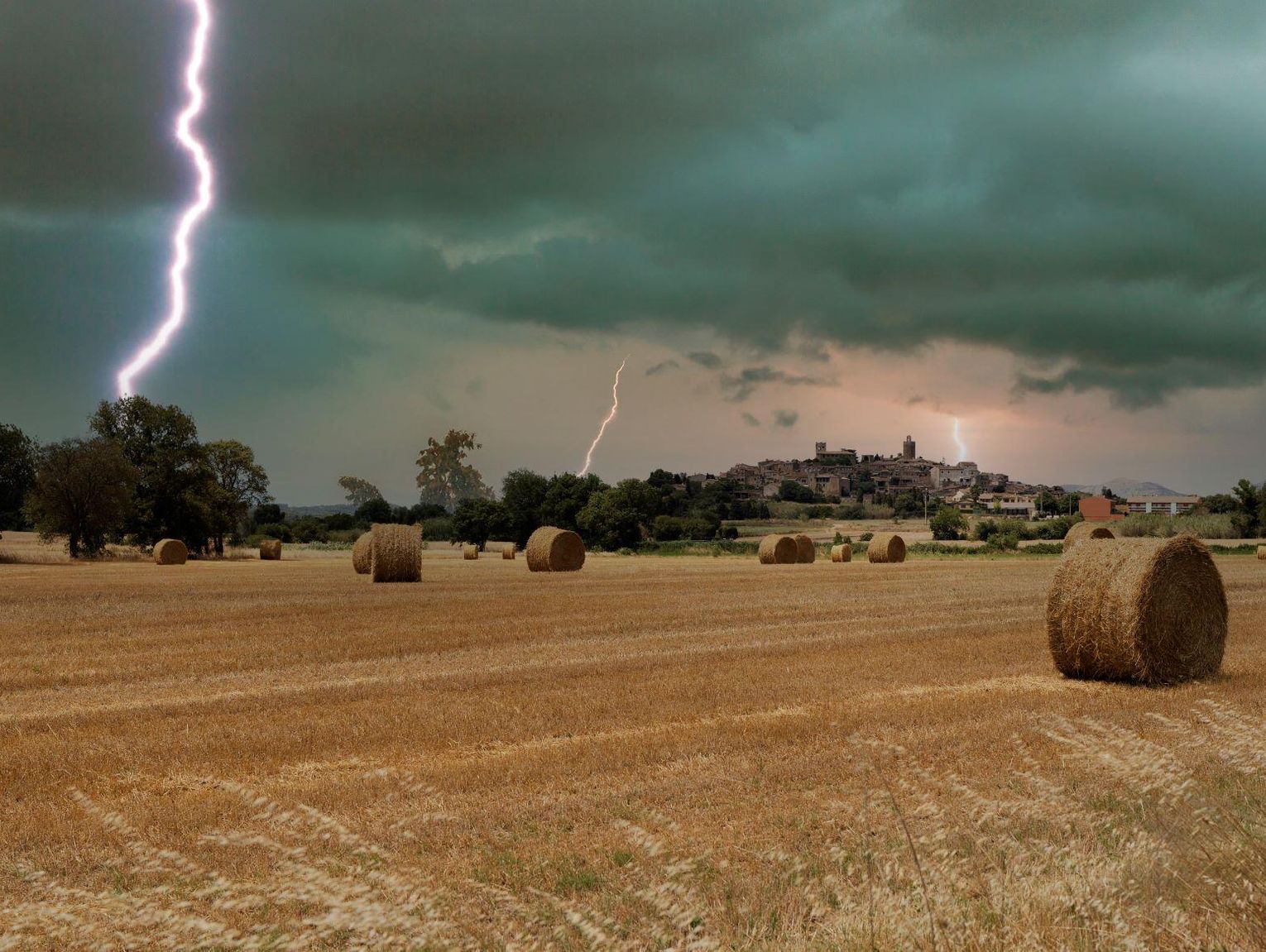 Gwałtowne burze nadciągają nad Lubelszczyznę [MAPA]