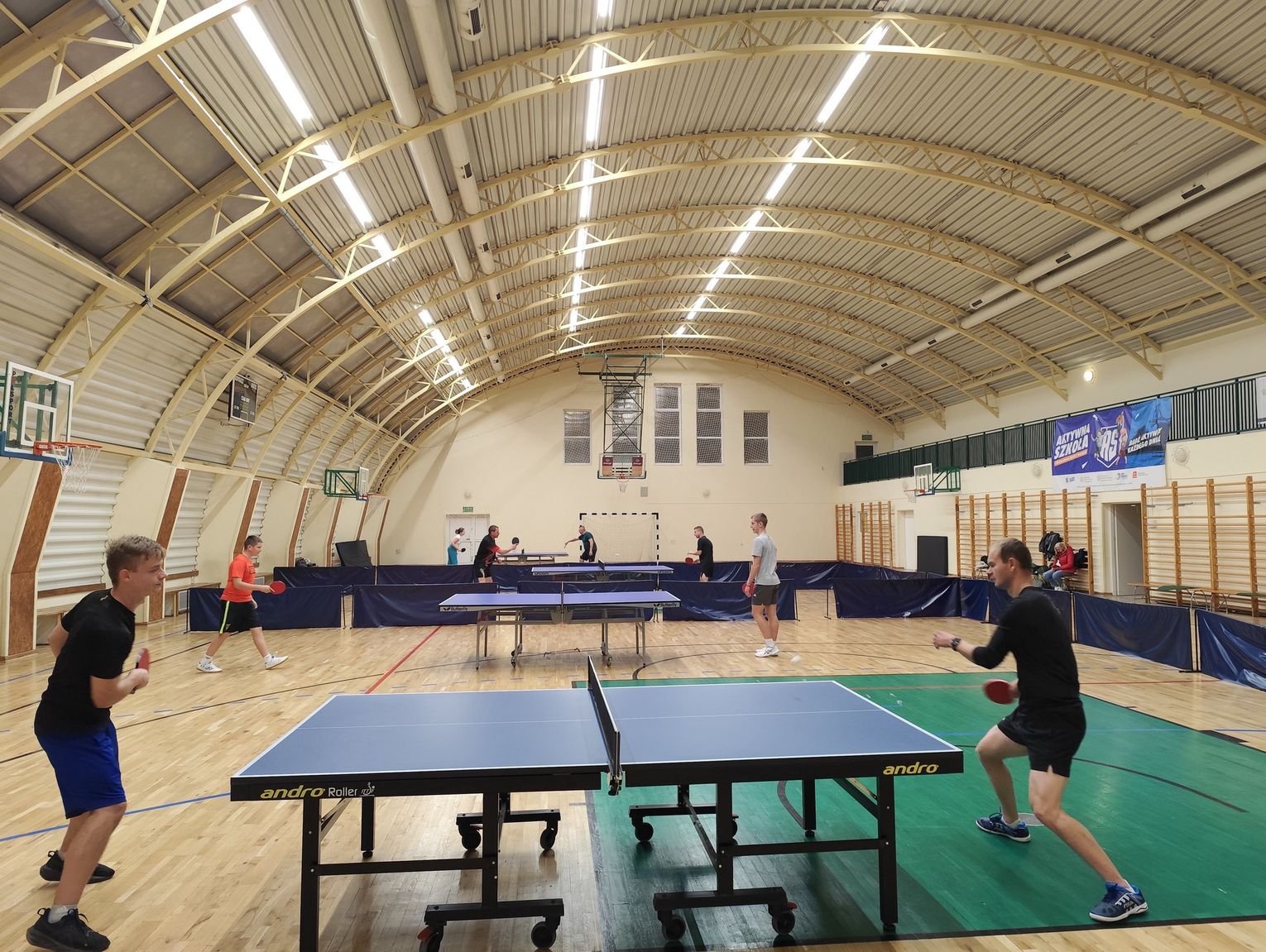 Huragan ciągle liderem