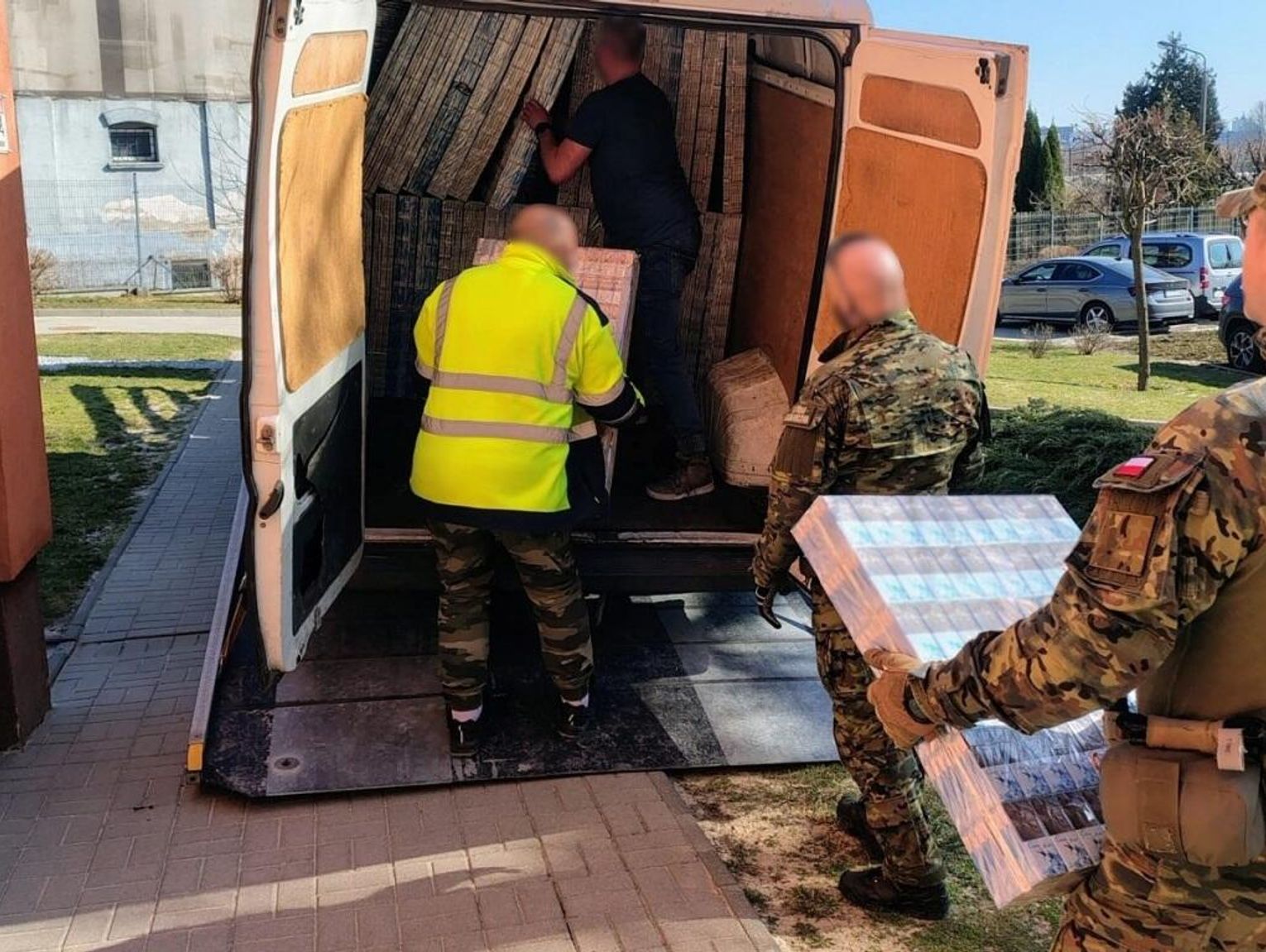 Powiat bialski. KAS i SG przejęły papierosy o wartości ponad 1,5 mln zł