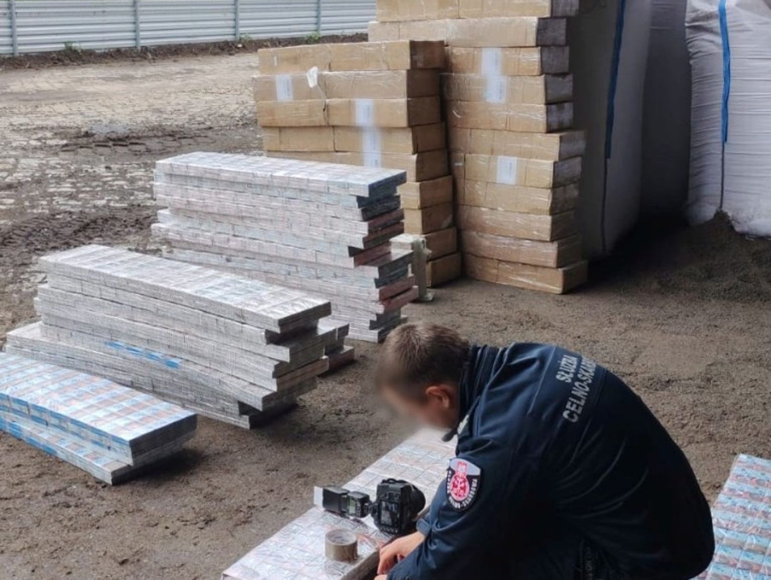 Kobylany. KAS i SG zabezpieczyły blisko 29 tys. paczek papierosów