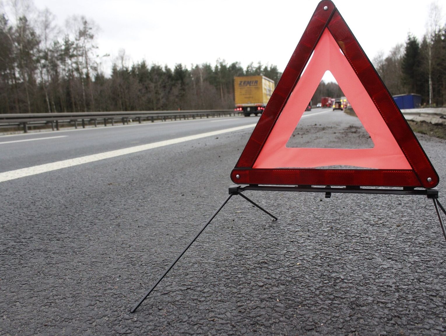 Kolizja na DK-19. Dwa auta zderzyły się w okolicach Międzyrzeca Podlaskiego