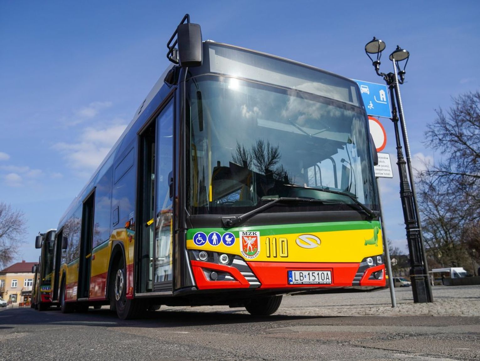 Komunikacja miejska w Białej Podlaskiej: Jak dojedziemy w okresie wielkanocnym?