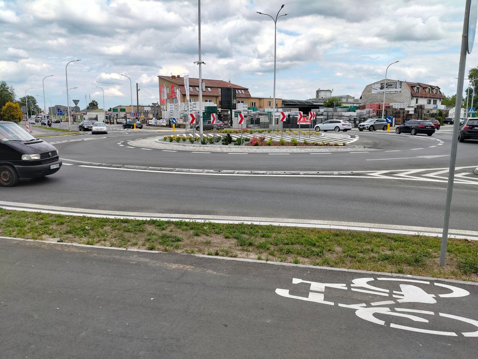 Koniec krążenia wokół rond. Święty z błogosławionym mają swoje miejsca