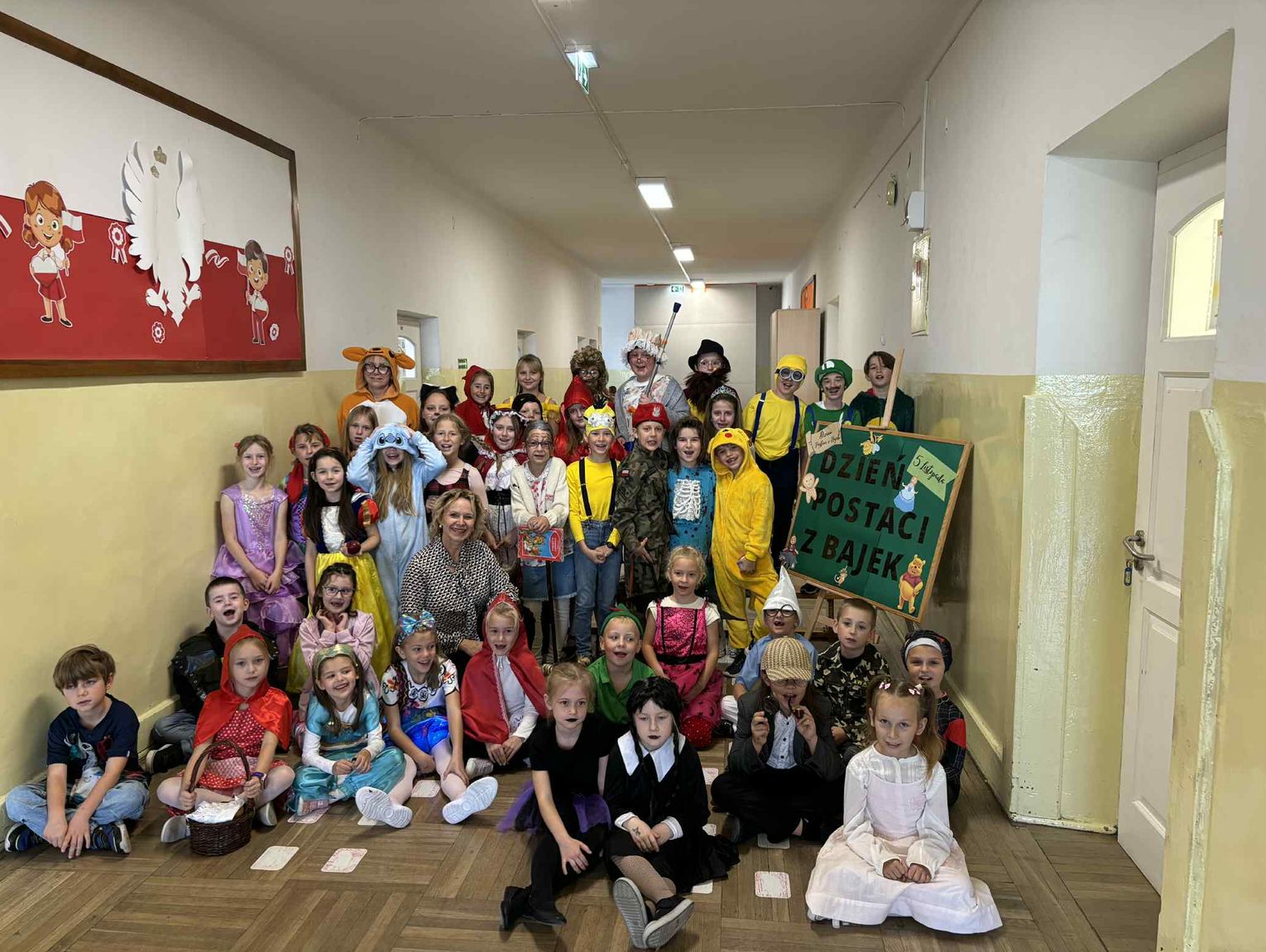 Kopciuszek i Czerwony Kapturek w murach szkoły