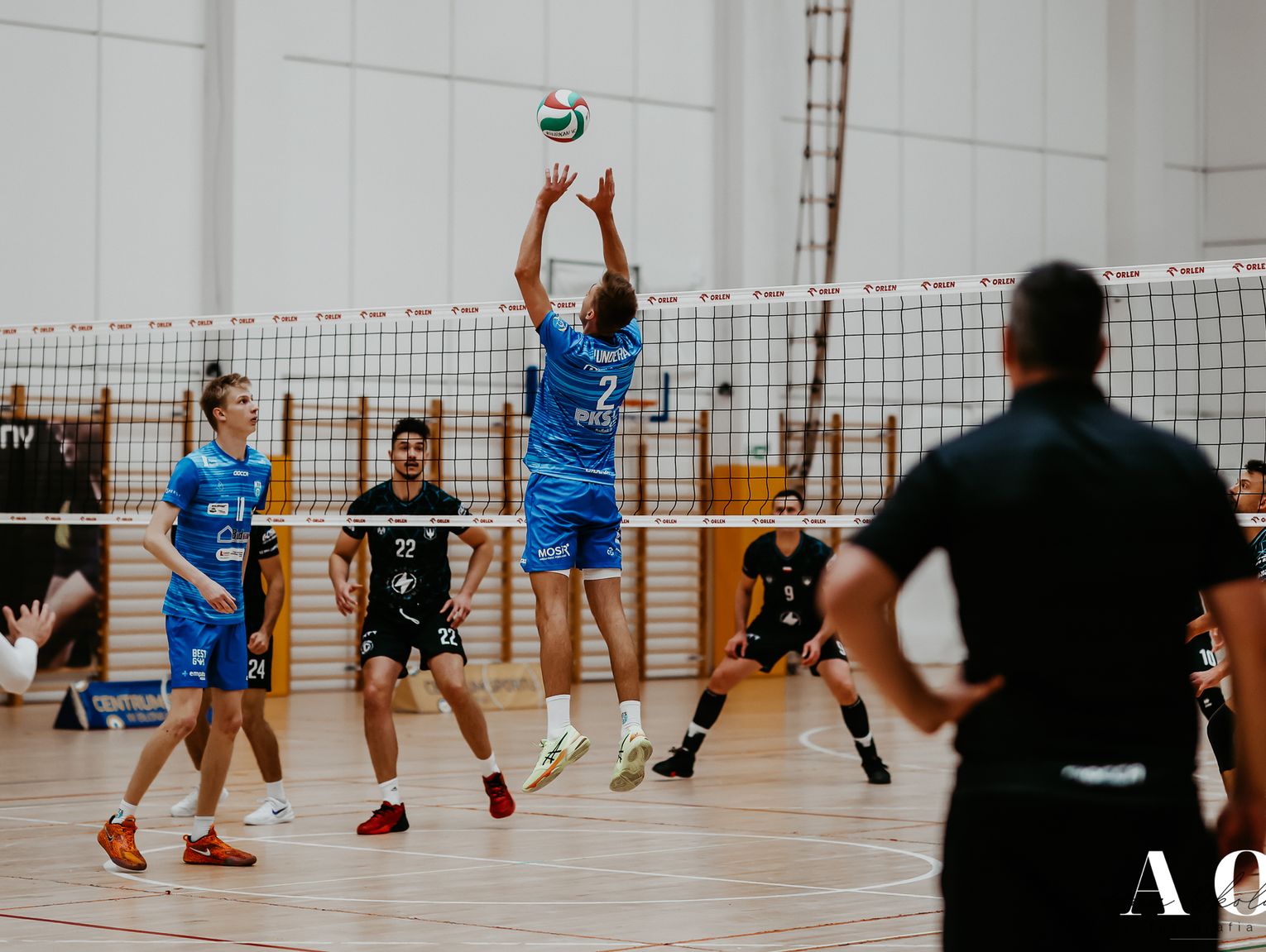 Lider zbyt silny dla MTS