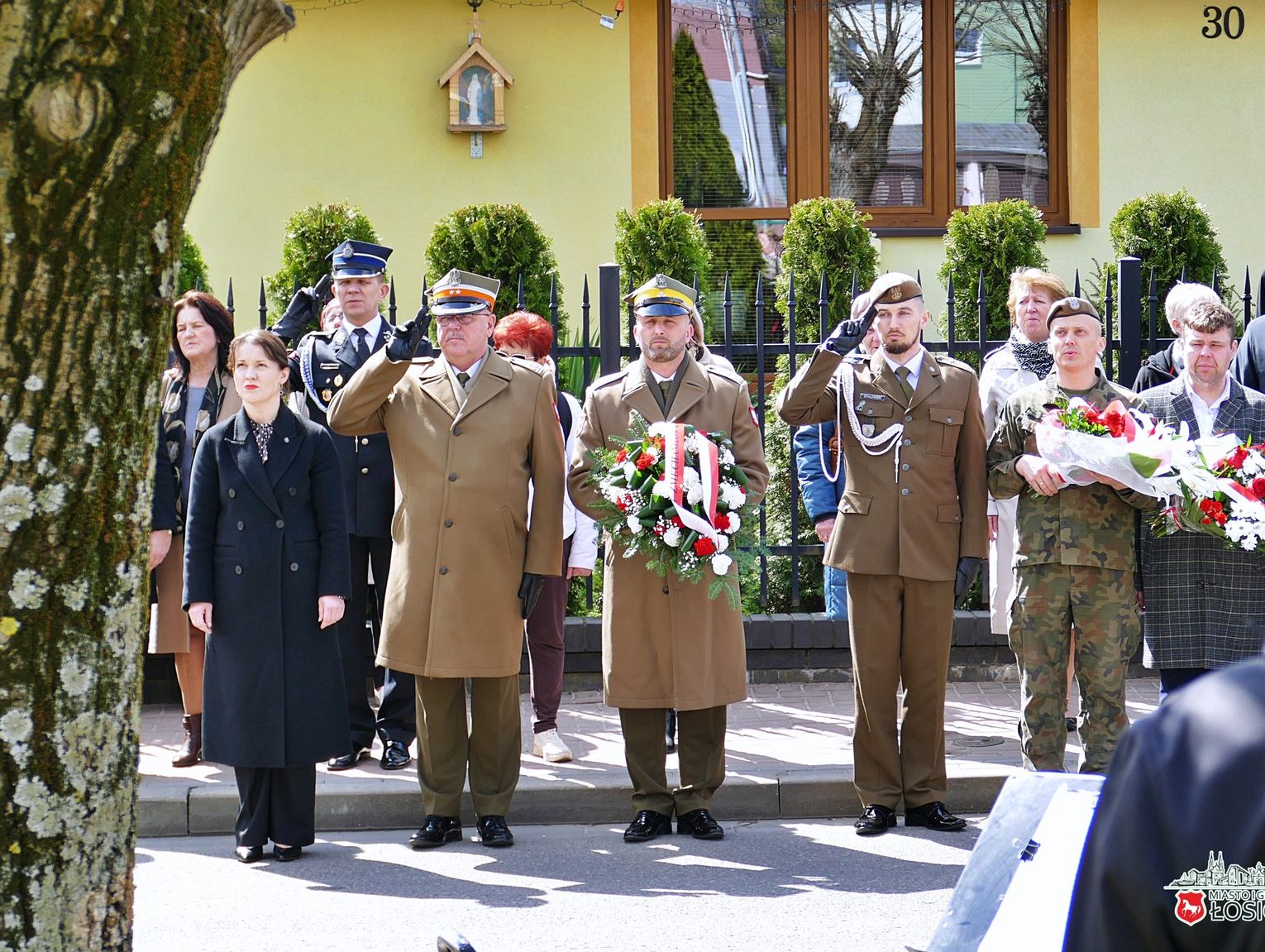 Łosice oddały hołd ofiarom Katynia i Smoleńska [GALERIA ZDJĘĆ]