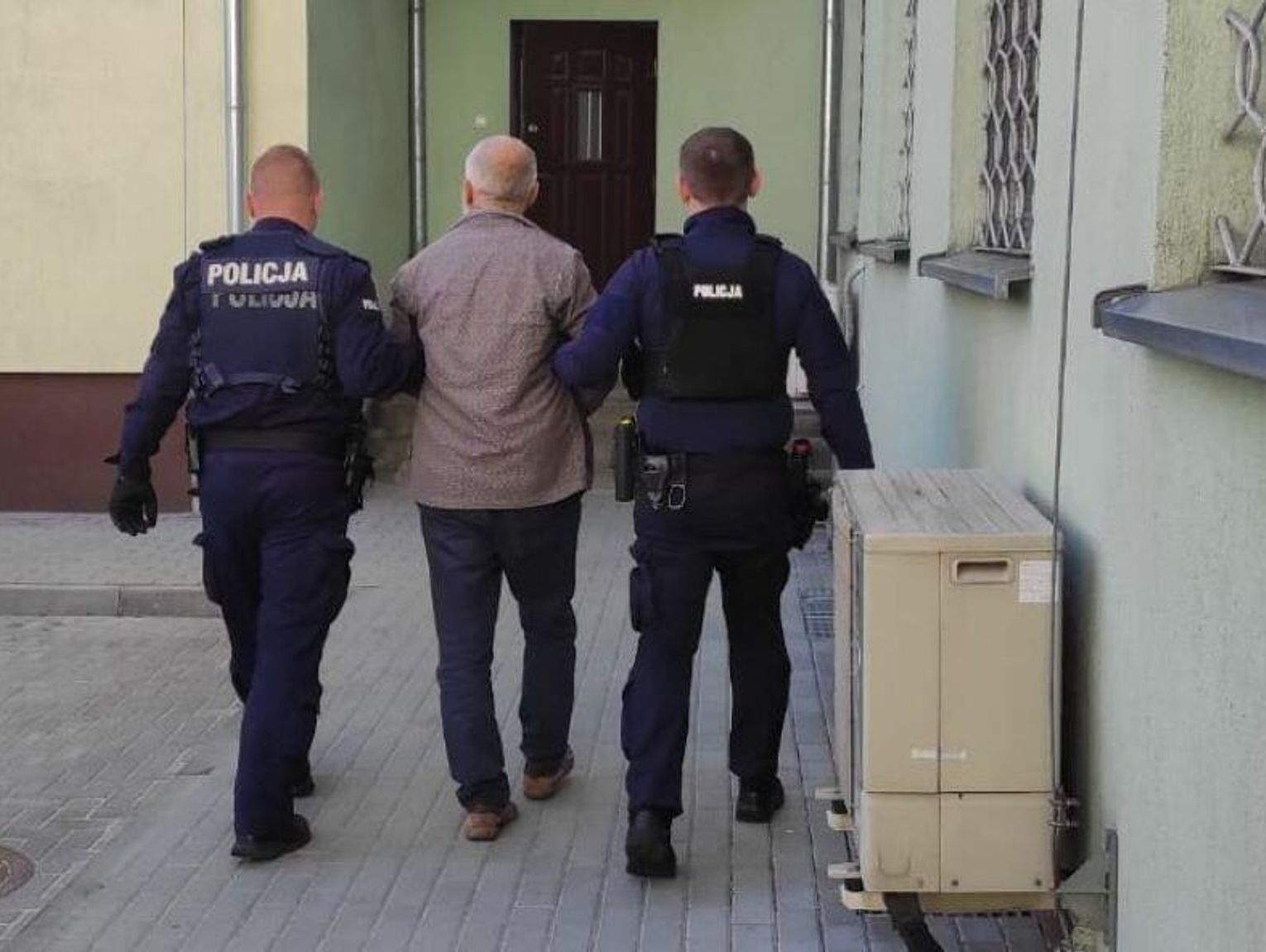 Machał sierpem w pośredniaku. Właśnie usłyszał zarzuty