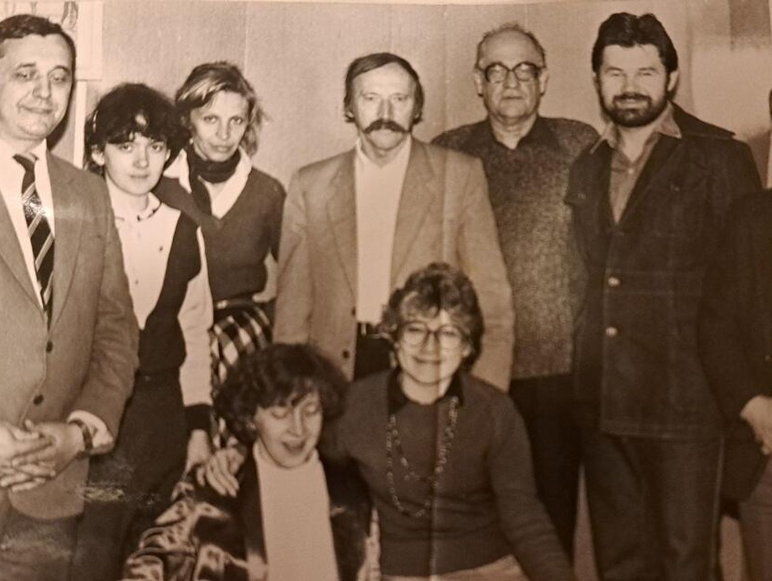 Maszynistka przepisywała artykuły