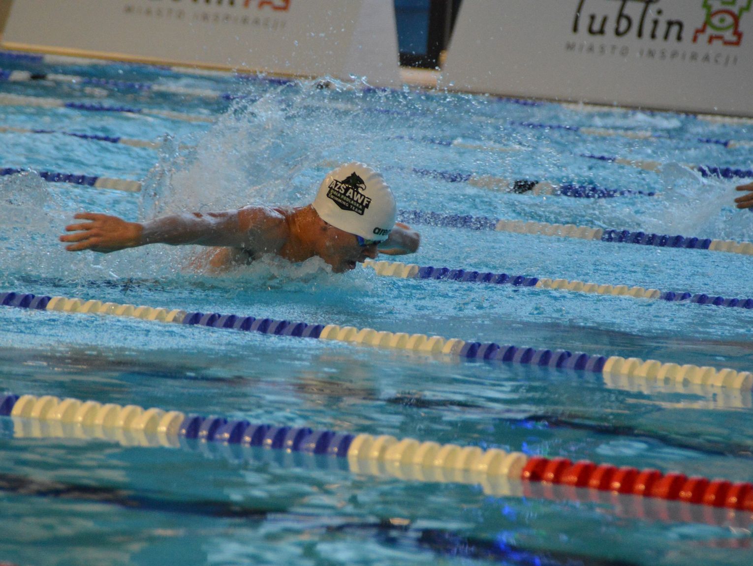 Medale i rekordy na basenie