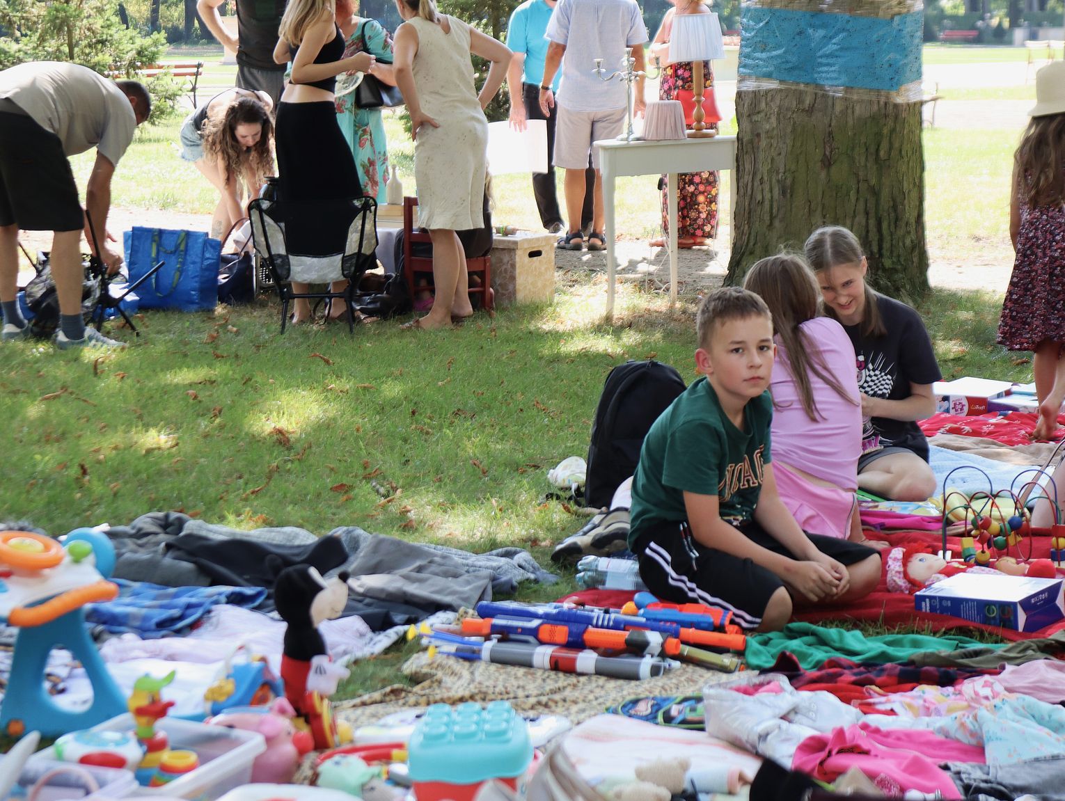 Międzyrzec Podlaski. Pchli targ w parku Potockich [GALERIA ZDJĘĆ]