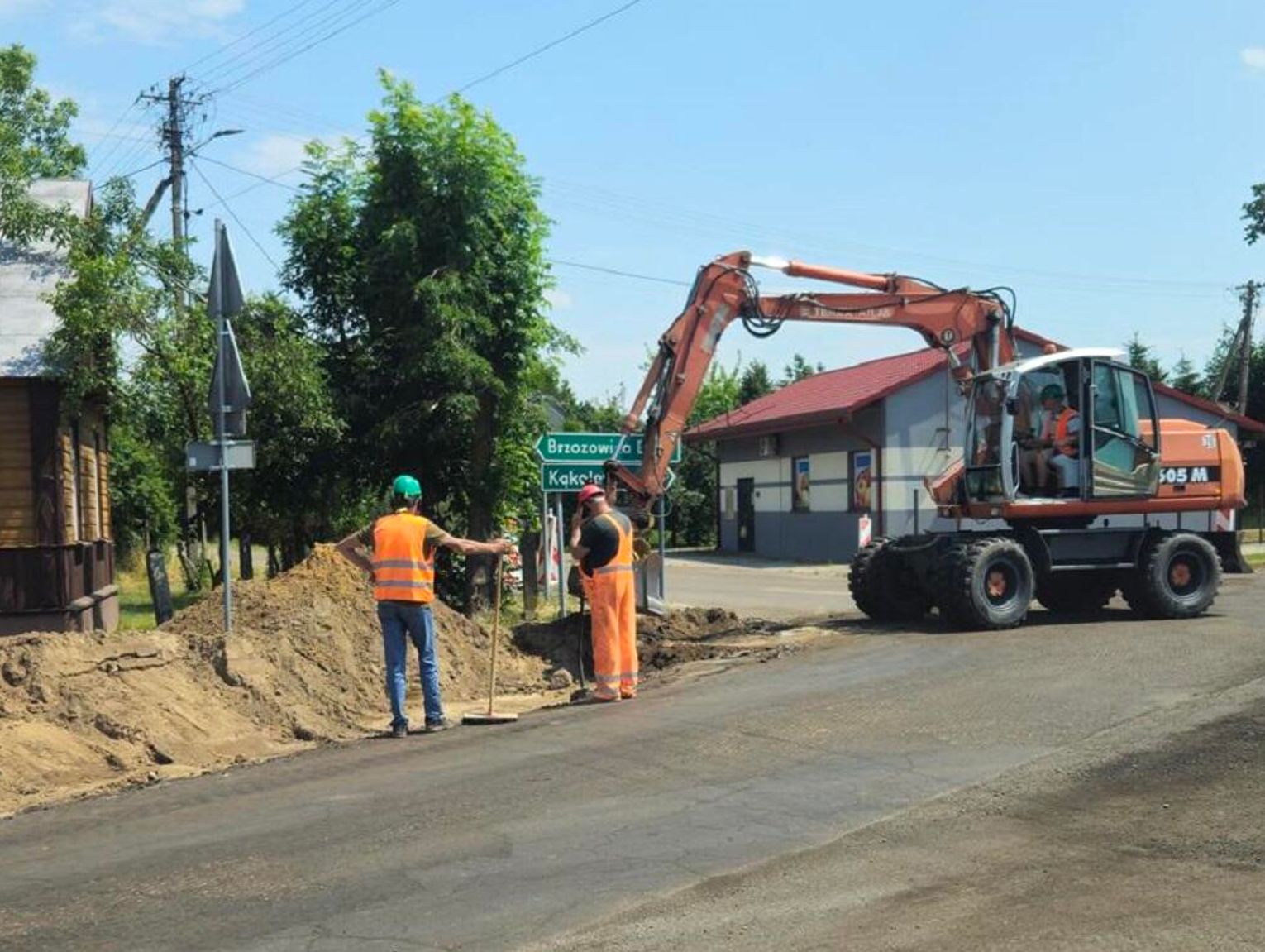 Mieszkańcy mówią, iż jest za wąsko. Powiat, iż przepisowo