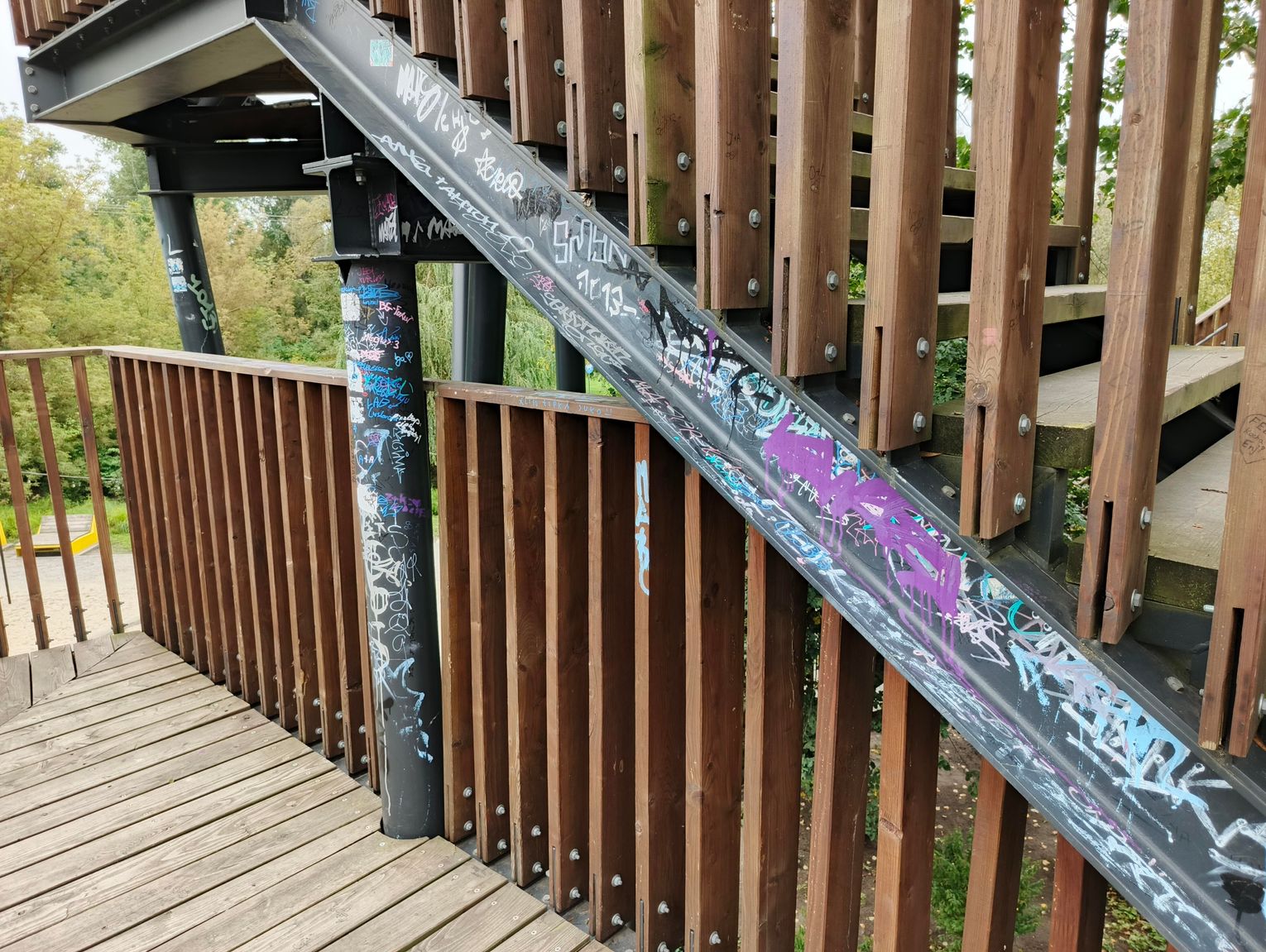 INTERWENCJA: Małpi Gaj w Białej Podlaskiej jest dewastowany