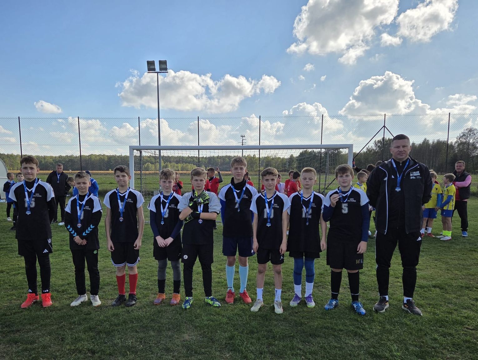 Młodzi piłkarze z Kąkolewnicy z awansem do etapu wojewódzkiego!