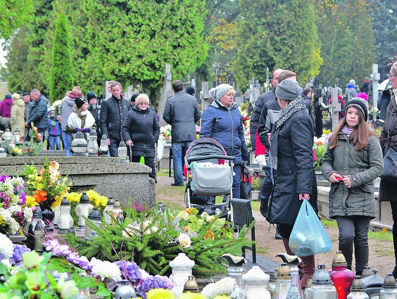 Msze święte na bialskich cmentarzach 1 i 2 listopada. Sprawdź godziny liturgii