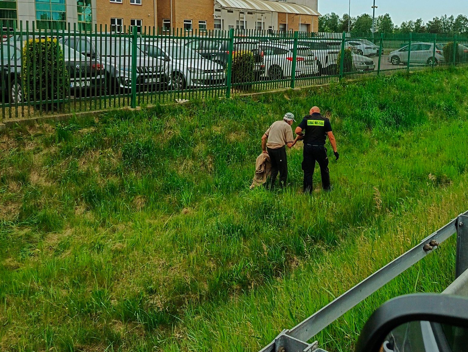 Nie wiedział, gdzie jest. Strażnicy miejscy pomogli mu trafić do domu