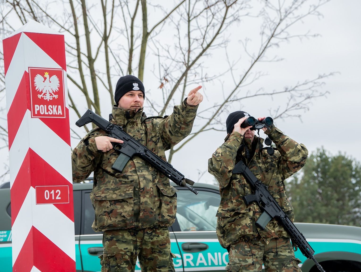 Odpowie za zorganizowanie przerzutu 160 migrantów przez granicę