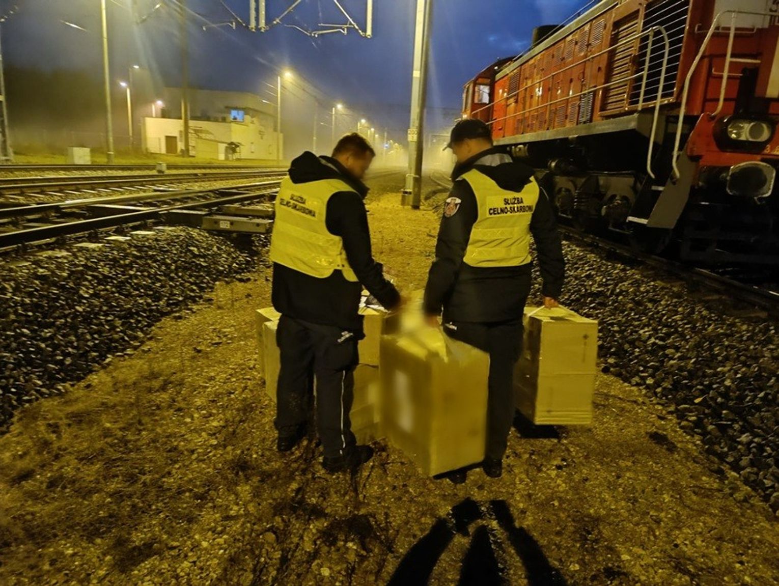 Papierosy za ponad ćwierć miliona zł w kontenerze [ZDJĘCIA]
