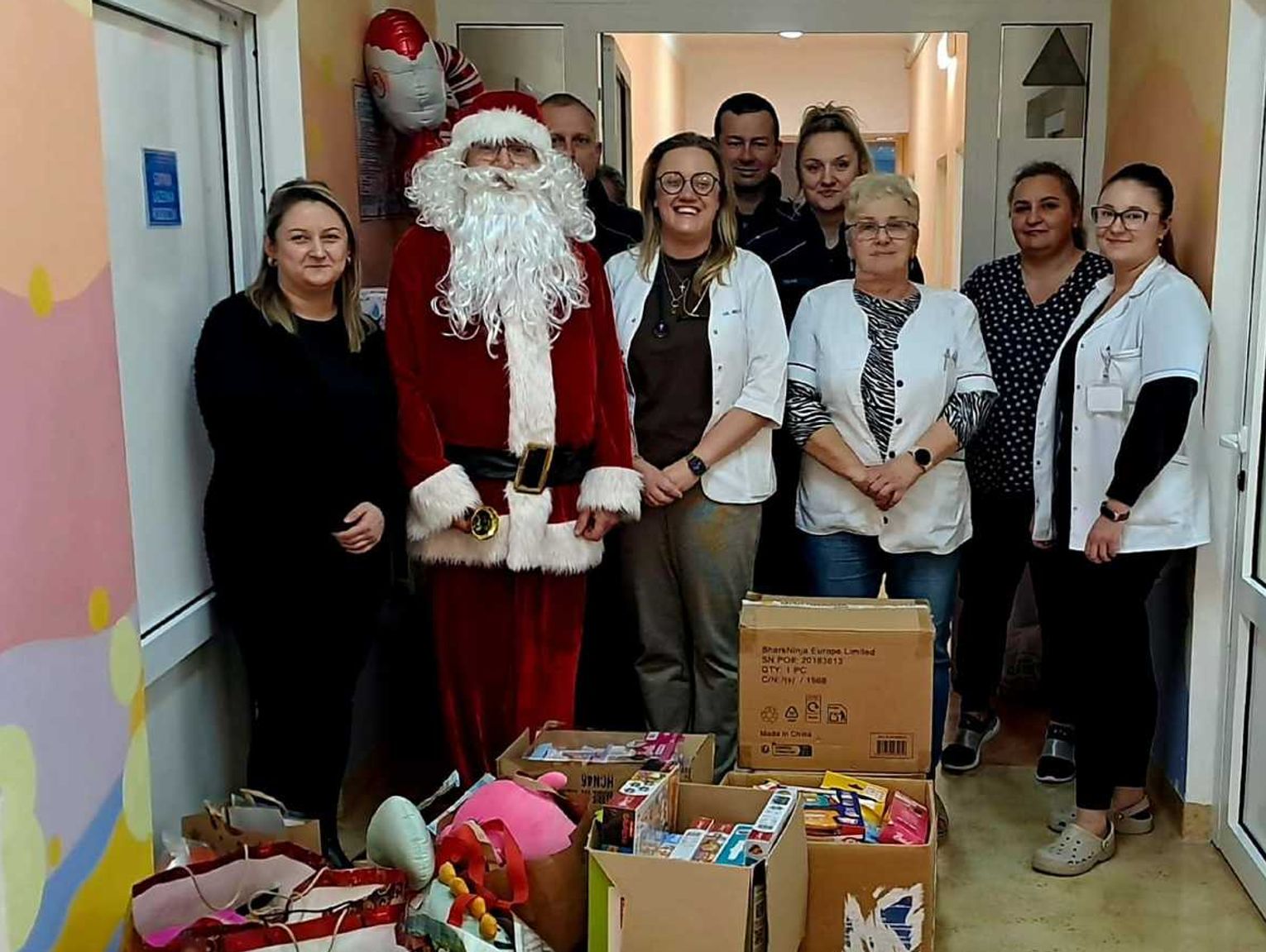 Parczew. Policjanci wsparli pacjentów szpitala