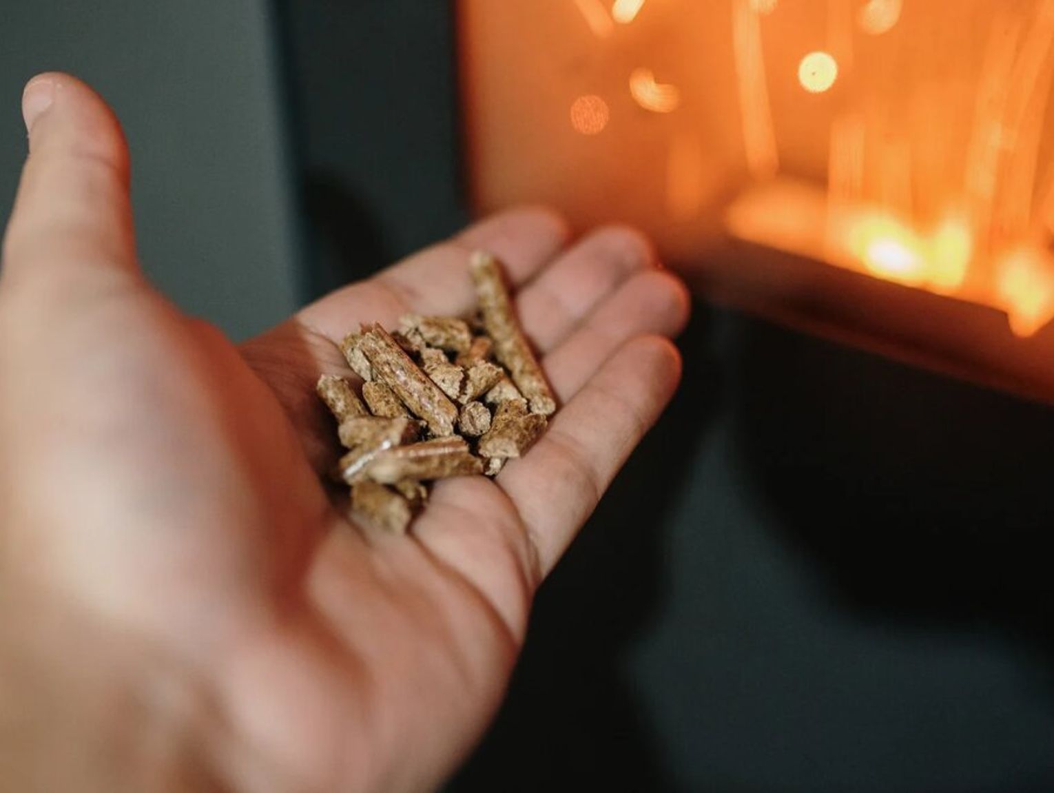 Pellet drogi, węgiel znika z części składów