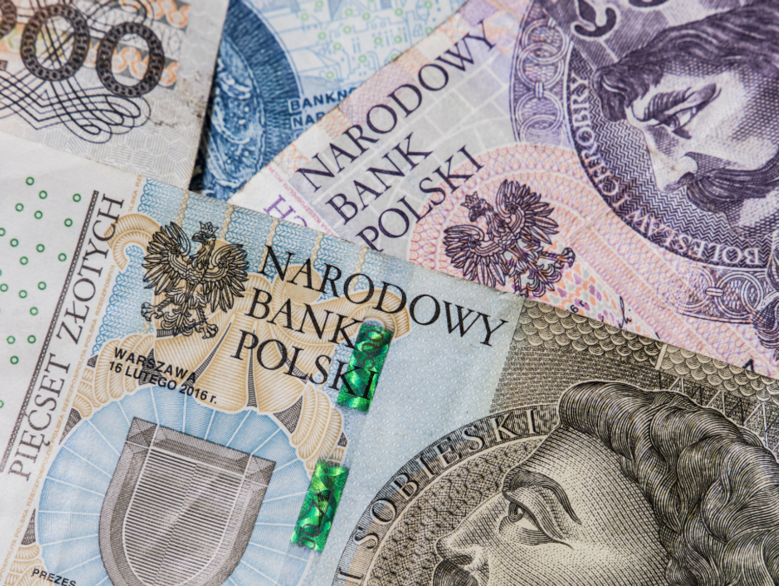 Pierwsze renty wdowie trafiły już do emerytów. Odmowy też