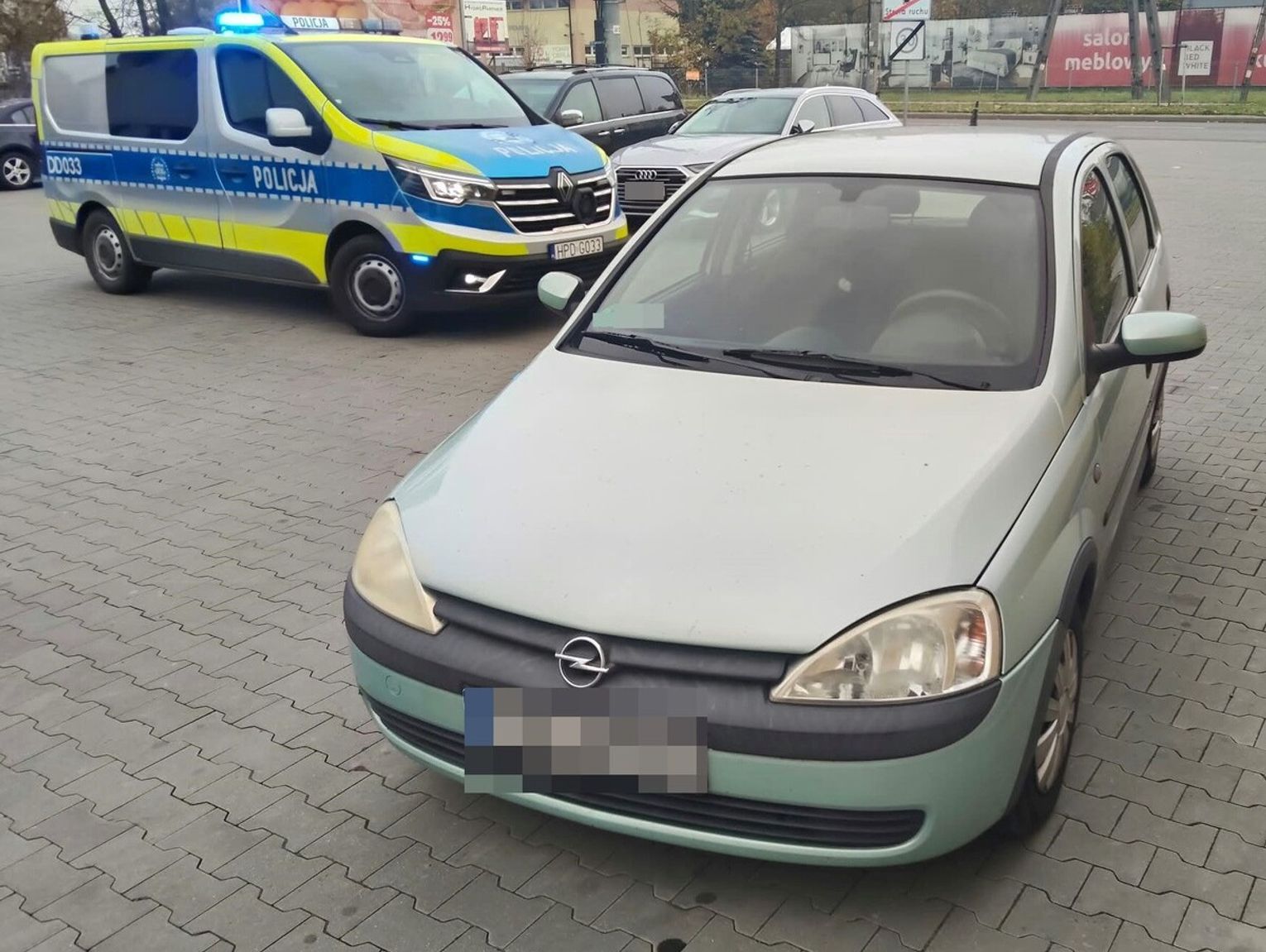 POWIAT RADZYŃSKI: Pijany kierowca zasnął pod sklepem