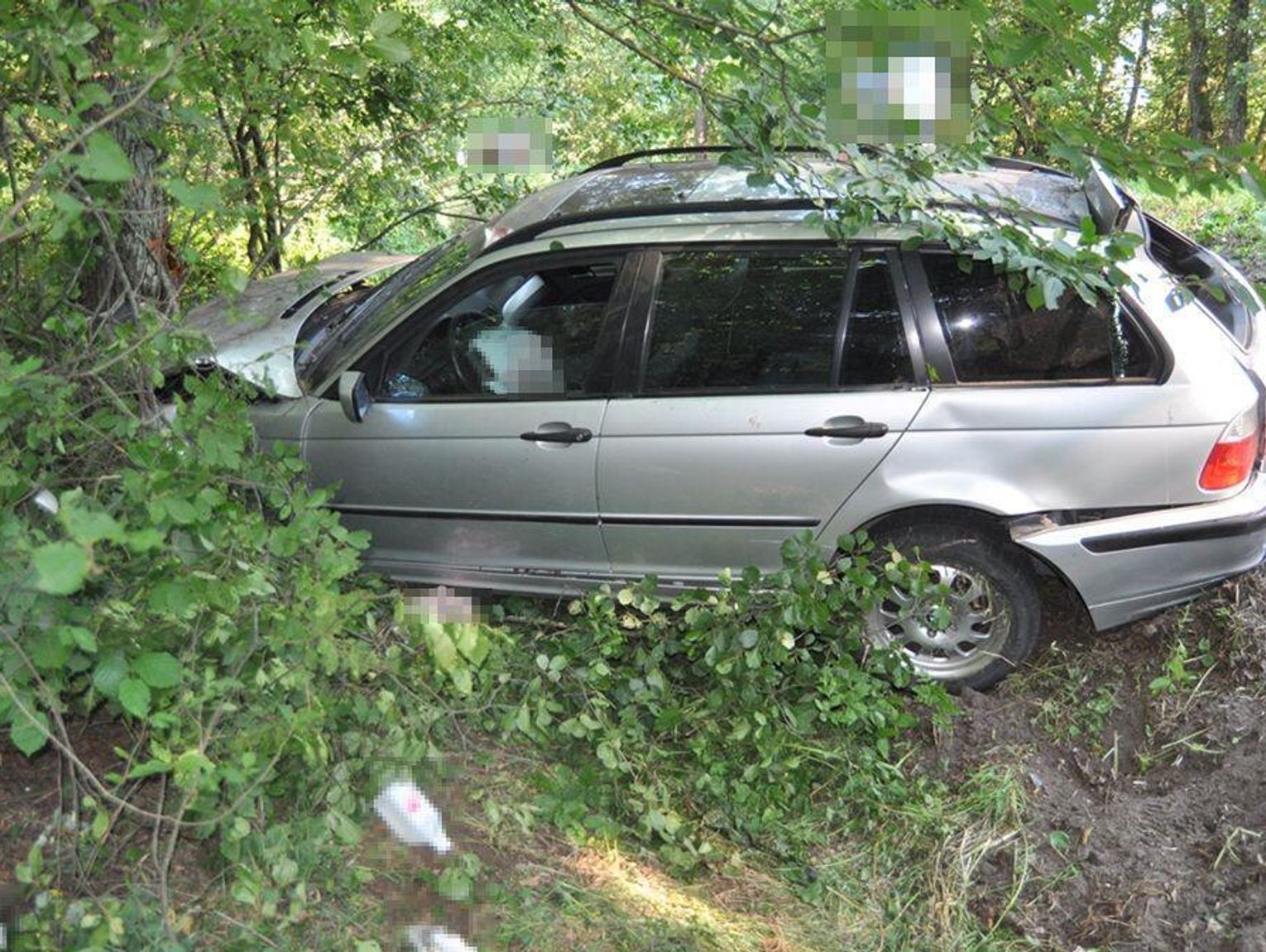 Pijany rajd w Drelowie. Kierowca BMW wylądował w szpitalu