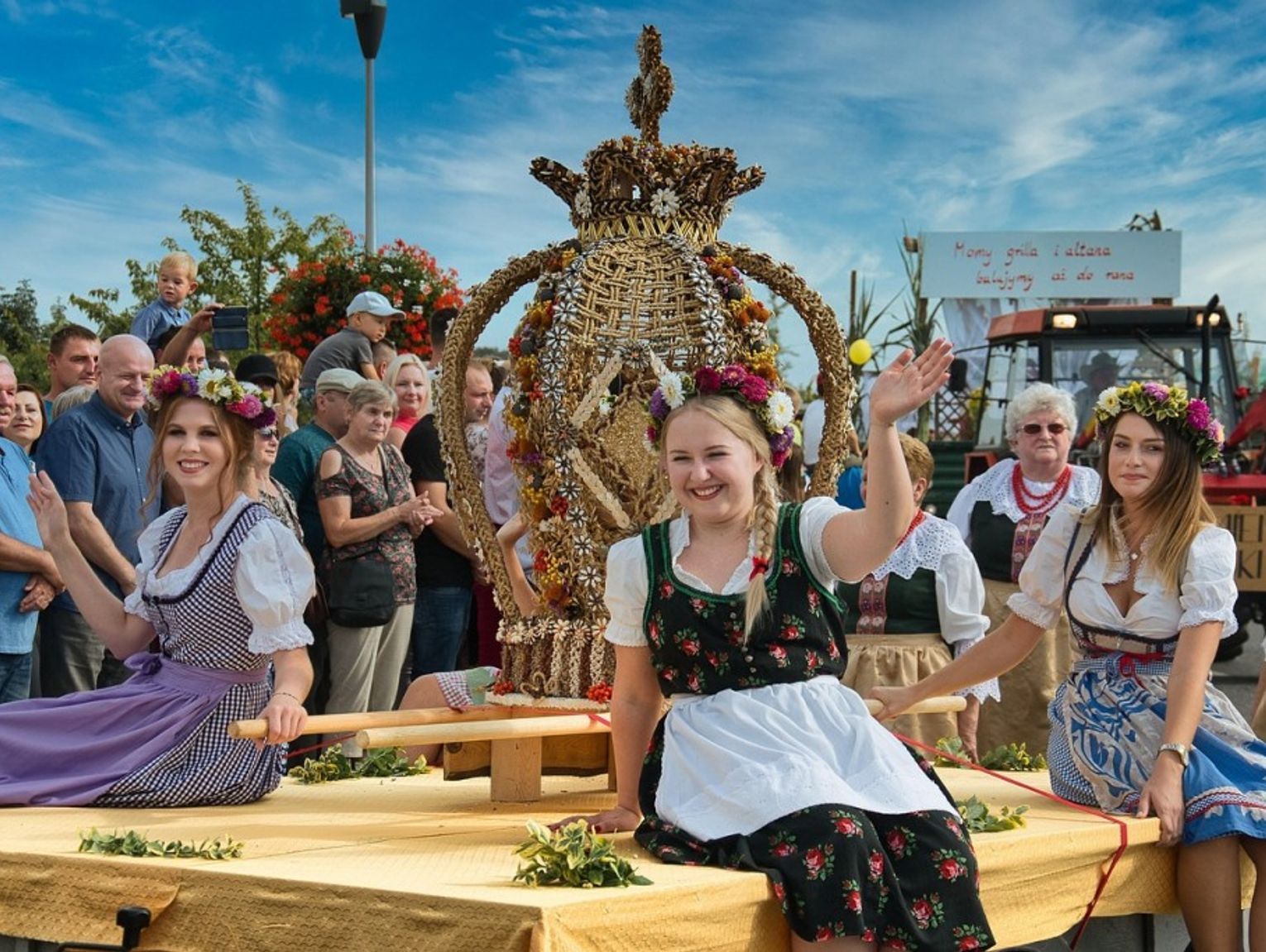 Piknik folkowy połączony z dożynkami
